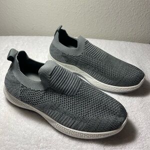 Tommy Bahama Gray Slip-On Flaunt Women Shoes Size 6.5